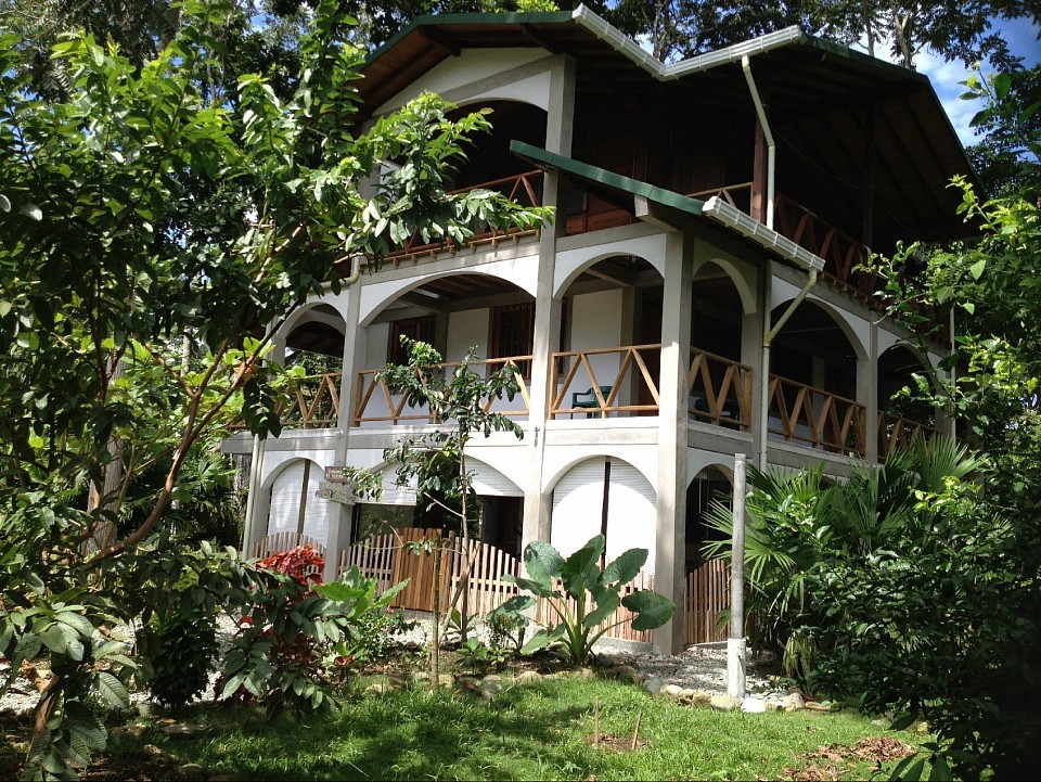 •	Alojamiento ecológico en Capurganá cerca del mar 	•	Cabañas Tucán, hospedaje sostenible en Capurganá 	•	Habitación natural en Cabañas Tucán Capurganá